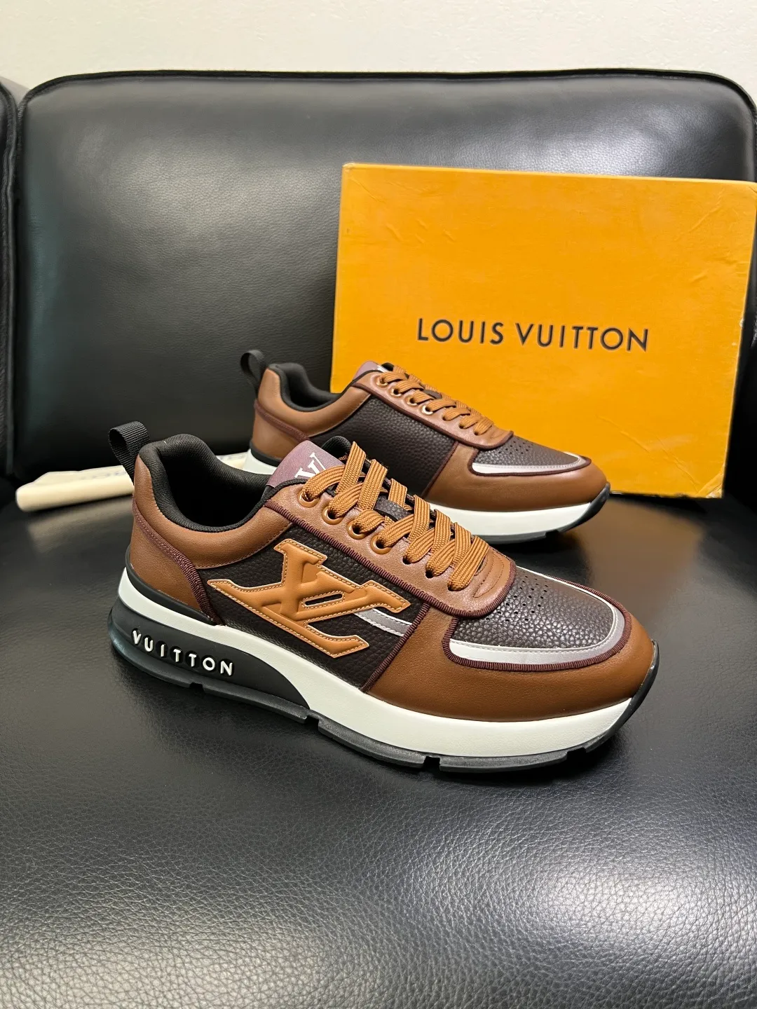 Men's shoes 💰 780 Lv High quality top crafts Louis Vuitton, sports sneakers counter synchronization, uppers imported from Italy, high-quality splicing with colorful and complex crafts, imported lambswool lining soft and comfortable, soles: original soles specially provided by the original factory, T men's shoes 💰U exclusive movable molded soles super comfortable, original and single goods, high quality, welcome to compare, code number 39-44 (customized 38 45)
